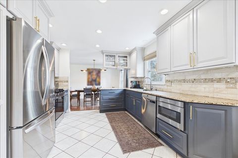 Tiny photo for Libertyville, IL 60048 (MLS # 12566278)