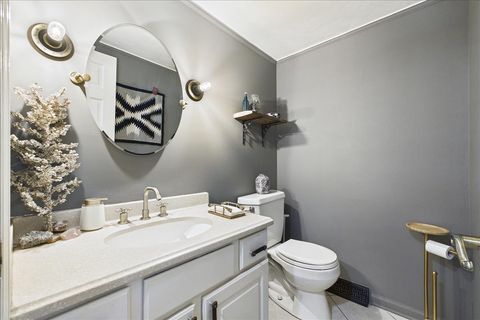 Tiny photo for Libertyville, IL 60048 (MLS # 12566278)