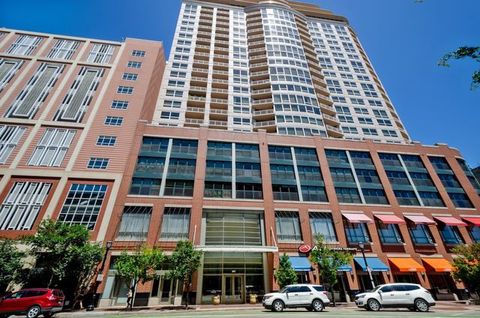 Photo of 807 Davis Street #505, Evanston, IL 60201 (MLS # 12637816)