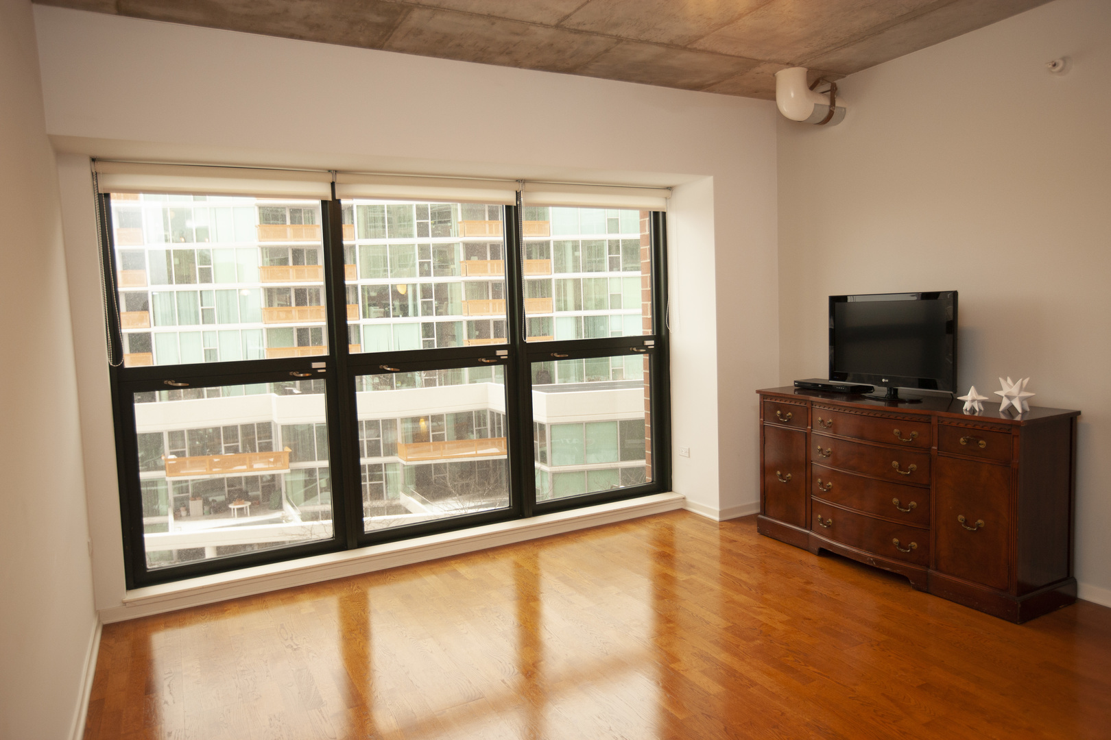807 Davis Street 505
