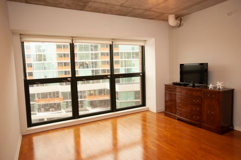 Tiny photo for 807 Davis Street #505, Evanston, IL 60201 (MLS # 12637816)