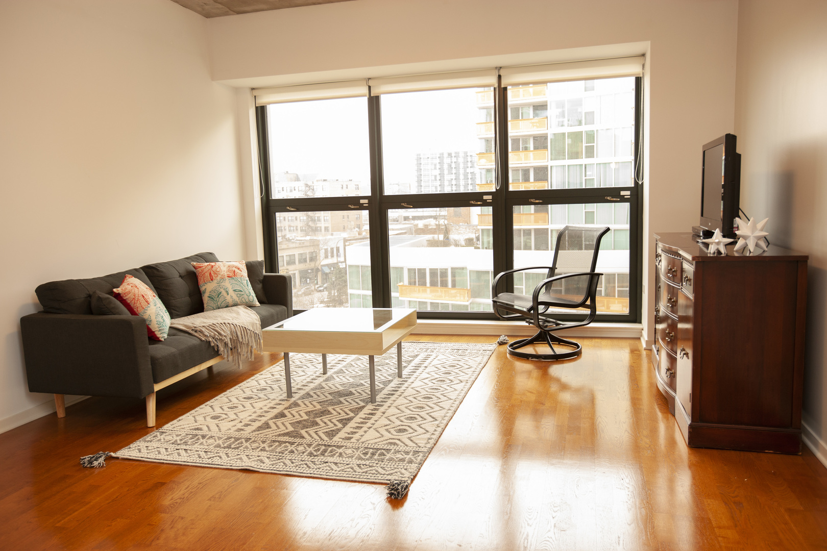 807 Davis Street 505