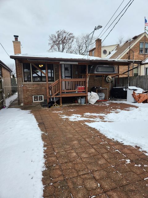 Tiny photo for 11027 S Avenue M, Chicago, IL 60617 (MLS # 12539314)