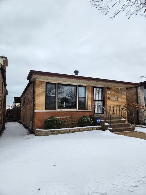 Tiny photo for 11027 S Avenue M, Chicago, IL 60617 (MLS # 12539314)
