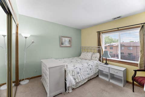 Tiny photo for 1339 E Central Road, Arlington Heights, IL 60005 (MLS # 12733167)