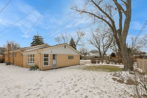 Tiny photo for 310 Harvard Street, Des Plaines, IL 60016 (MLS # 12607953)
