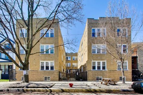 Photo of 4722 N Kenneth Avenue #3W, Chicago, IL 60630 (MLS # 12652847)