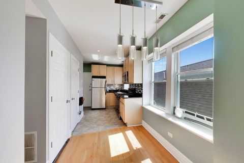 Tiny photo for 4722 N Kenneth Avenue #3W, Chicago, IL 60630 (MLS # 12652847)