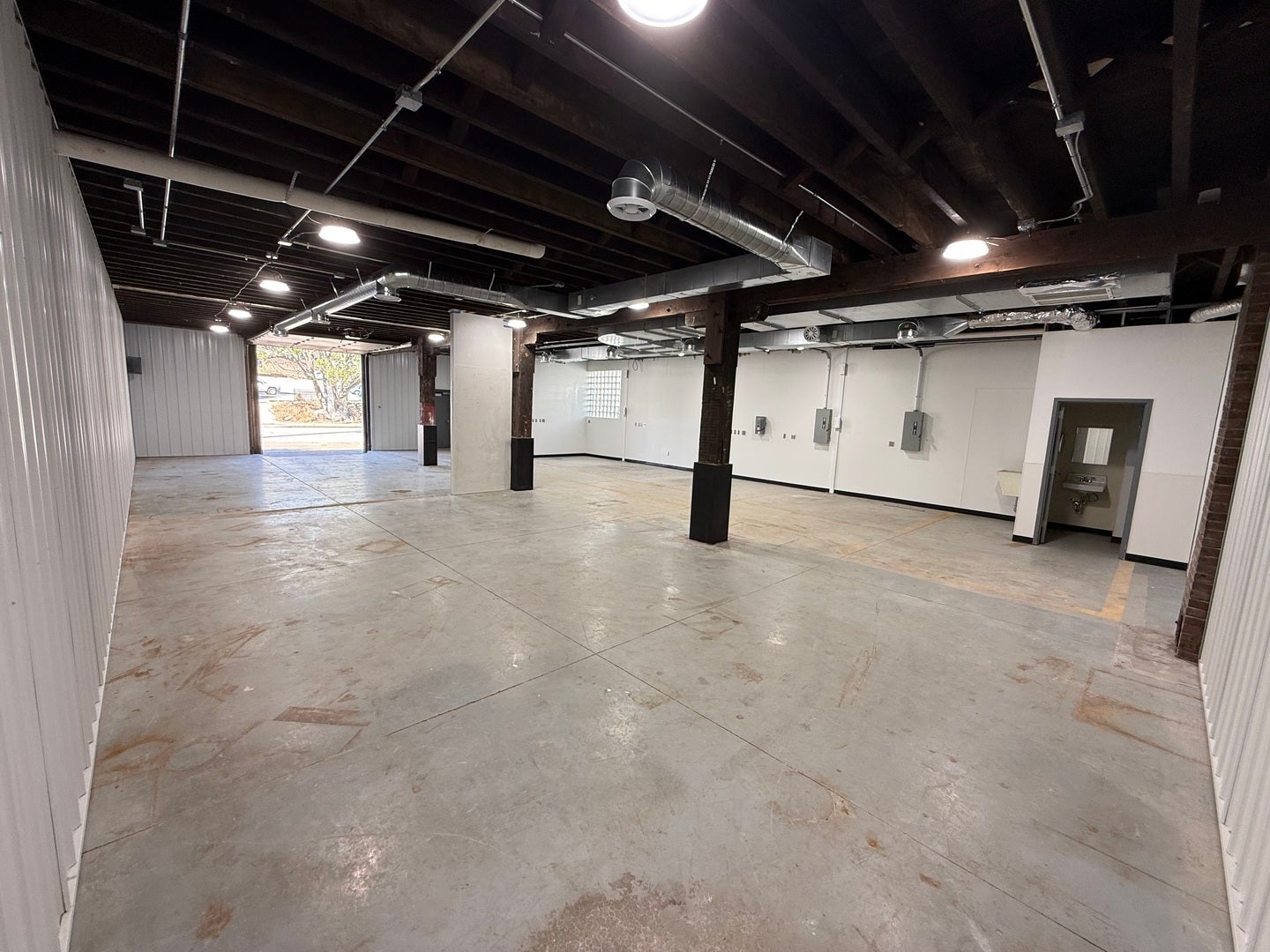 221 E 5th Street