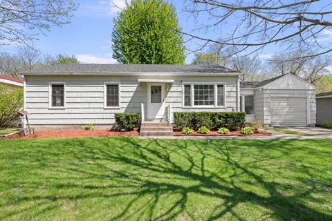 Photo of 3820 15th St A, Moline, IL 51265 (MLS # 12633179)