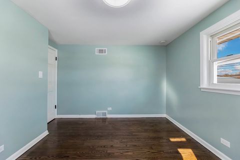 Tiny photo for 7745 Nashville Avenue N, Burbank, IL 60459 (MLS # 12559465)