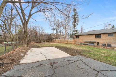 Tiny photo for 705 S Gables Boulevard, Wheaton, IL 60189 (MLS # 12583627)