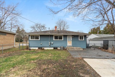 Tiny photo for 705 S Gables Boulevard, Wheaton, IL 60189 (MLS # 12583627)