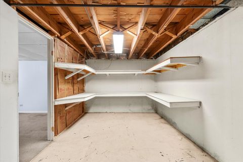 Tiny photo for 705 S Gables Boulevard, Wheaton, IL 60189 (MLS # 12583627)