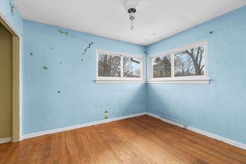 Tiny photo for 705 S Gables Boulevard, Wheaton, IL 60189 (MLS # 12583627)