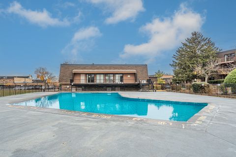 Tiny photo for 727 KILLARNEY Court #2D, Schaumburg, IL 60193 (MLS # 12522689)