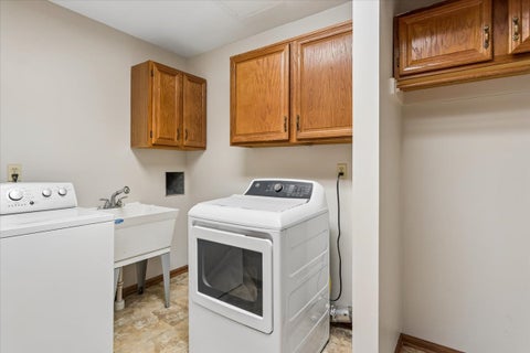 Tiny photo for 1056 Fox Valley Drive, Aurora, IL 60504 (MLS # 12693796)