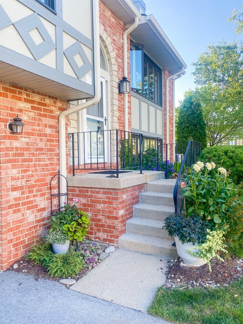 Tiny photo for 9241 Windsor Parkway, Tinley Park, IL 60487 (MLS # 12712596)