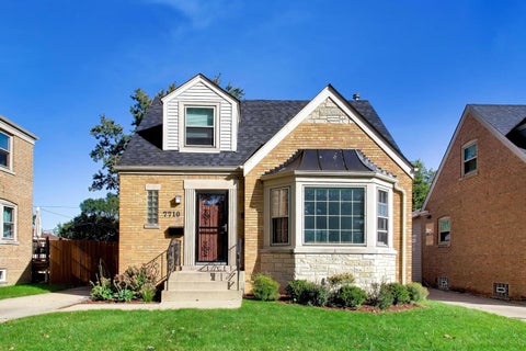 Photo of 7710 W Peterson Avenue, Chicago, IL 60631 (MLS # 12782077)