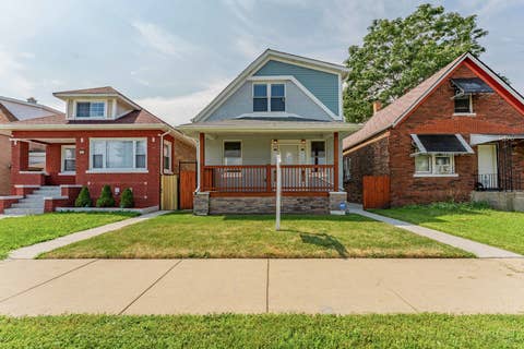 Photo of 4821 W Hirsch Street, Chicago, IL 60651 (MLS # 12710812)