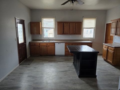 Tiny photo for 637 Kirkwood Boulevard, Davenport, IA 52803 (MLS # 12572899)