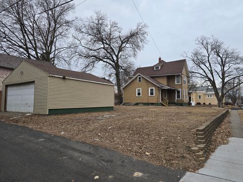 Tiny photo for 637 Kirkwood Boulevard, Davenport, IA 52803 (MLS # 12572899)
