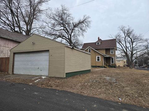 Tiny photo for 637 Kirkwood Boulevard, Davenport, IA 52803 (MLS # 12572899)