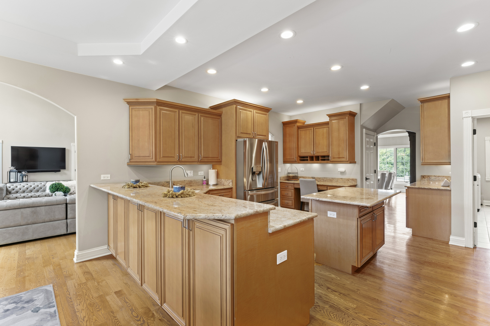 Inverness, Illinois 60010, United States, 5 Bedrooms Bedrooms, ,5 BathroomsBathrooms,Residential,Active,247219