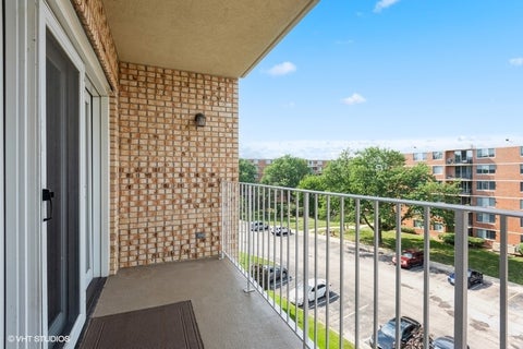 Tiny photo for 2240 S Grace Street #404, Lombard, IL 60148 (MLS # 12753012)
