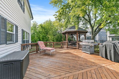 Tiny photo for 718 N Point Drive, Schaumburg, IL 60193 (MLS # 12468256)