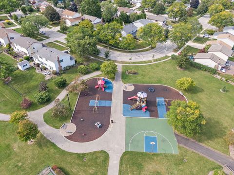 Tiny photo for 718 N Point Drive, Schaumburg, IL 60193 (MLS # 12468256)