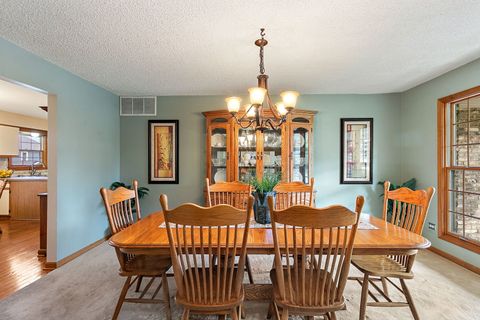 Tiny photo for 718 N Point Drive, Schaumburg, IL 60193 (MLS # 12468256)