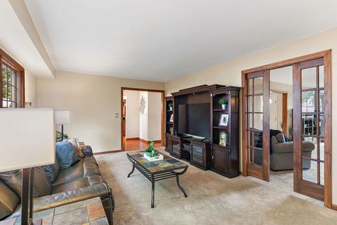Tiny photo for 718 N Point Drive, Schaumburg, IL 60193 (MLS # 12468256)