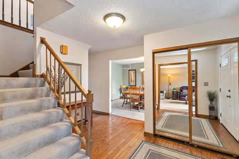 Tiny photo for 718 N Point Drive, Schaumburg, IL 60193 (MLS # 12468256)