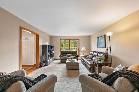 Tiny photo for 718 N Point Drive, Schaumburg, IL 60193 (MLS # 12468256)