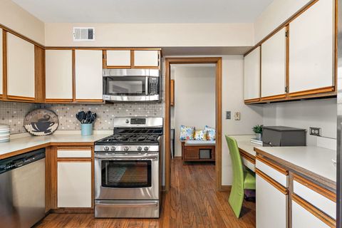 Tiny photo for 718 N Point Drive, Schaumburg, IL 60193 (MLS # 12468256)