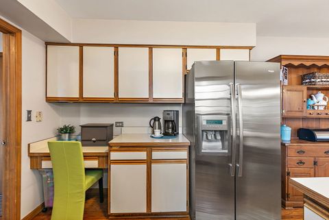 Tiny photo for 718 N Point Drive, Schaumburg, IL 60193 (MLS # 12468256)