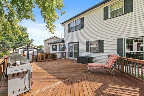 Tiny photo for 718 N Point Drive, Schaumburg, IL 60193 (MLS # 12468256)