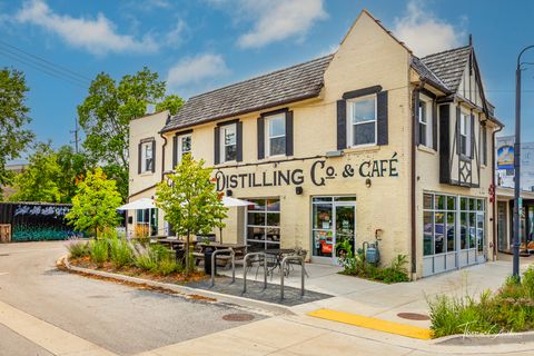 Tiny photo for 423 Park Avenue #C, Clarendon Hills, IL 60514 (MLS # 12572777)