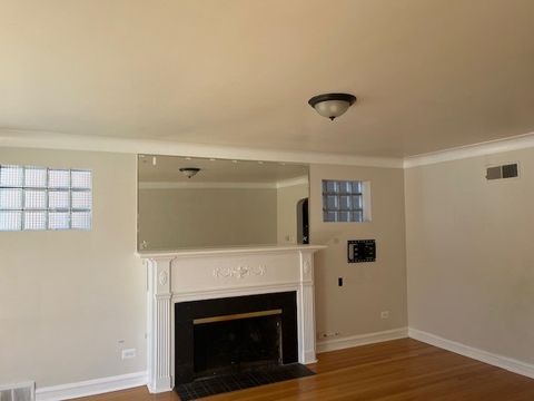 Tiny photo for 5860 N MELVINA Avenue, Chicago, IL 60646 (MLS # 12495357)
