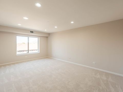 Tiny photo for 222 Main Street #504, Evanston, IL 60202 (MLS # 12576315)