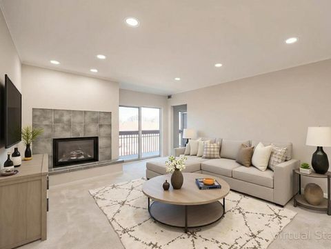 Tiny photo for 222 Main Street #504, Evanston, IL 60202 (MLS # 12576315)