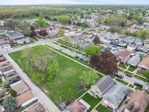 Tiny photo for 3734 Lombard Avenue, Berwyn, IL 60402 (MLS # 12480528)