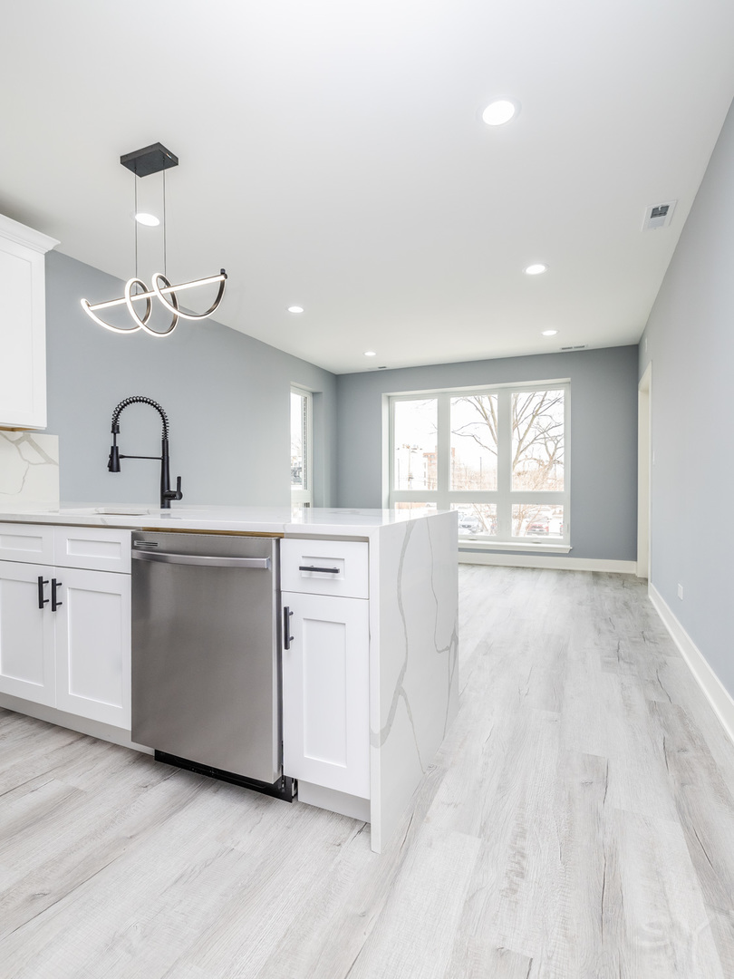 1134 S California Avenue