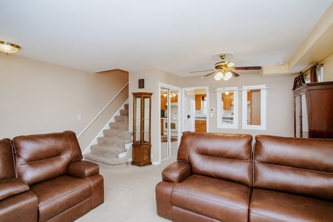 Tiny photo for 311 S Vine Avenue #E, Park Ridge, IL 60068 (MLS # 12530245)