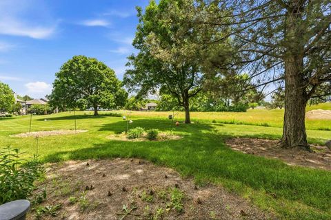 Tiny photo for 472 Elizabeth Drive #17-A-R, Wood Dale, IL 60191 (MLS # 12638674)