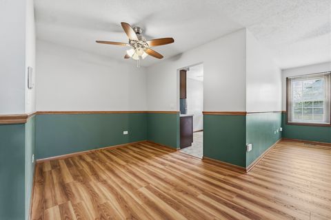 Tiny photo for 472 Elizabeth Drive #17-A-R, Wood Dale, IL 60191 (MLS # 12638674)