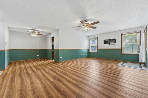 Tiny photo for 472 Elizabeth Drive #17-A-R, Wood Dale, IL 60191 (MLS # 12638674)