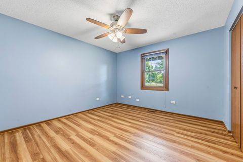 Tiny photo for 472 Elizabeth Drive #17-A-R, Wood Dale, IL 60191 (MLS # 12638674)