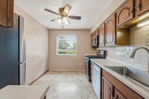 Tiny photo for 472 Elizabeth Drive #17-A-R, Wood Dale, IL 60191 (MLS # 12638674)